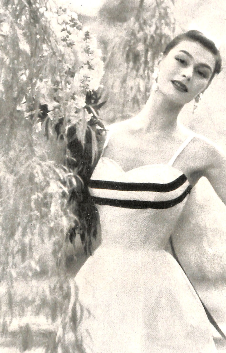 country-store-vogue-july-1954-125-19f